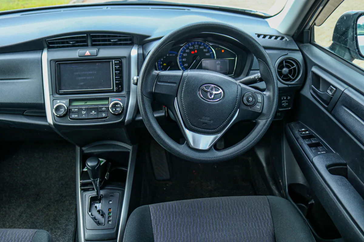 2016 Toyota Fielder Hybrid — Royal Max Motors — photo 8 of 17