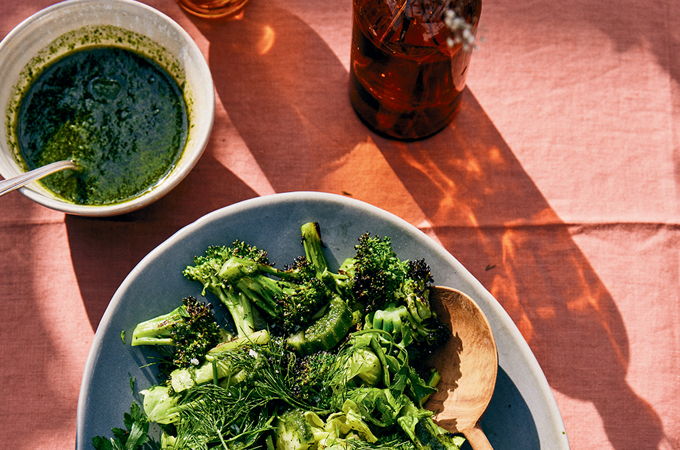 salade_brocoli_grillé_vinaigrette_herbes.jpg