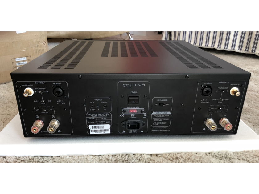 Emotiva SA-250 Stereo Amplifier