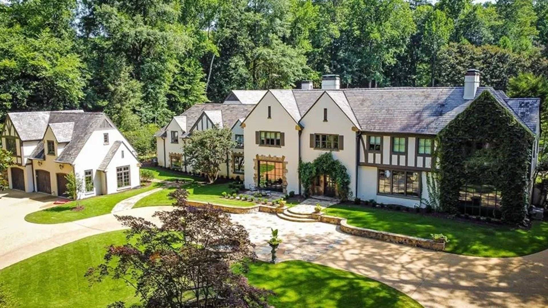 Tuxedo Park Luxury Real Estate: Mansions and Estates