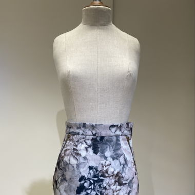Flowered pencil skirt 