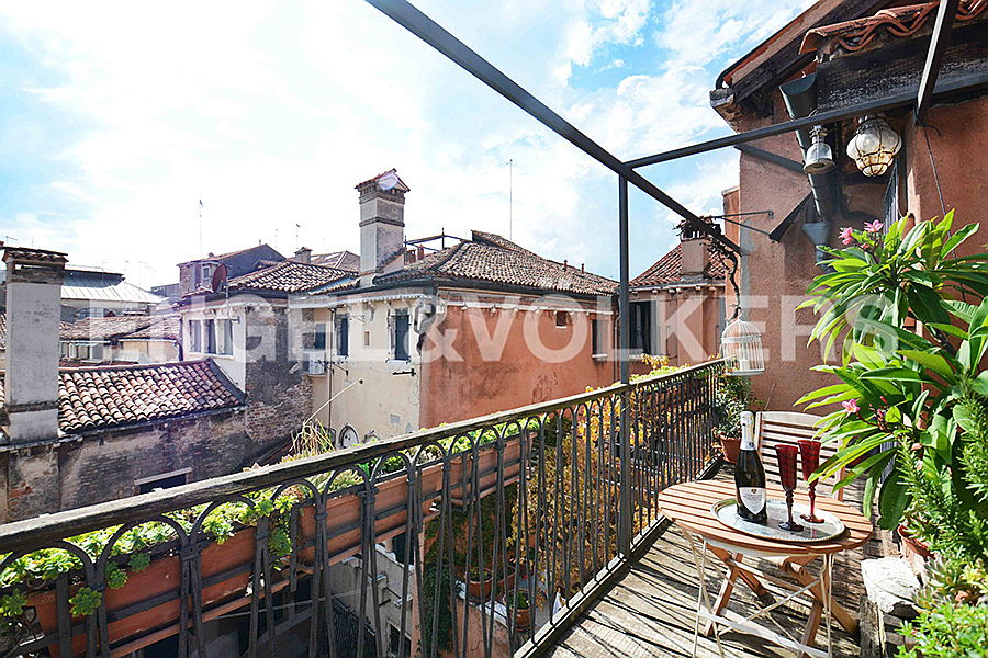  Venezia
- romantico-attico-cinquecentesco-con-terrazza.jpg