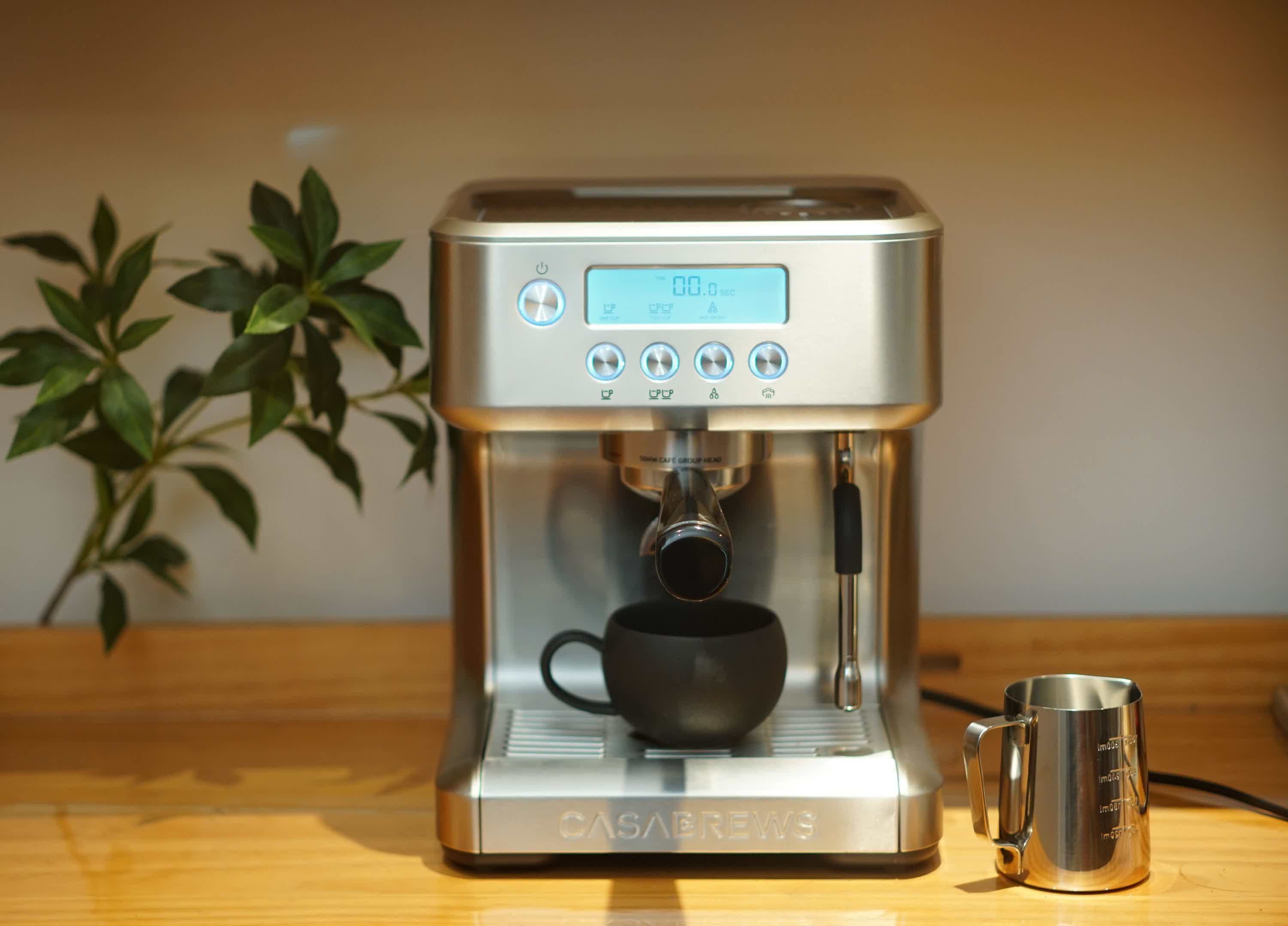 Elevate Your Coffee Experience with the CASABREWS Ultra Espresso Machi