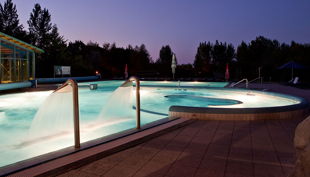 bg wonnemar wismar dämmerung pool licht